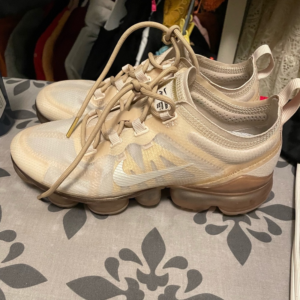 Nike sneakers barley used